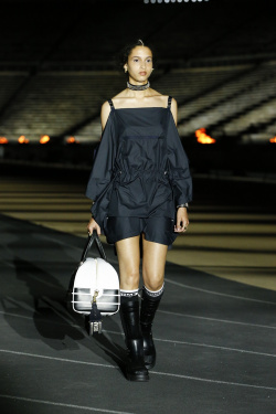 Figure 15 Dior Women RTW Cruise 2022 Show LOOK 6